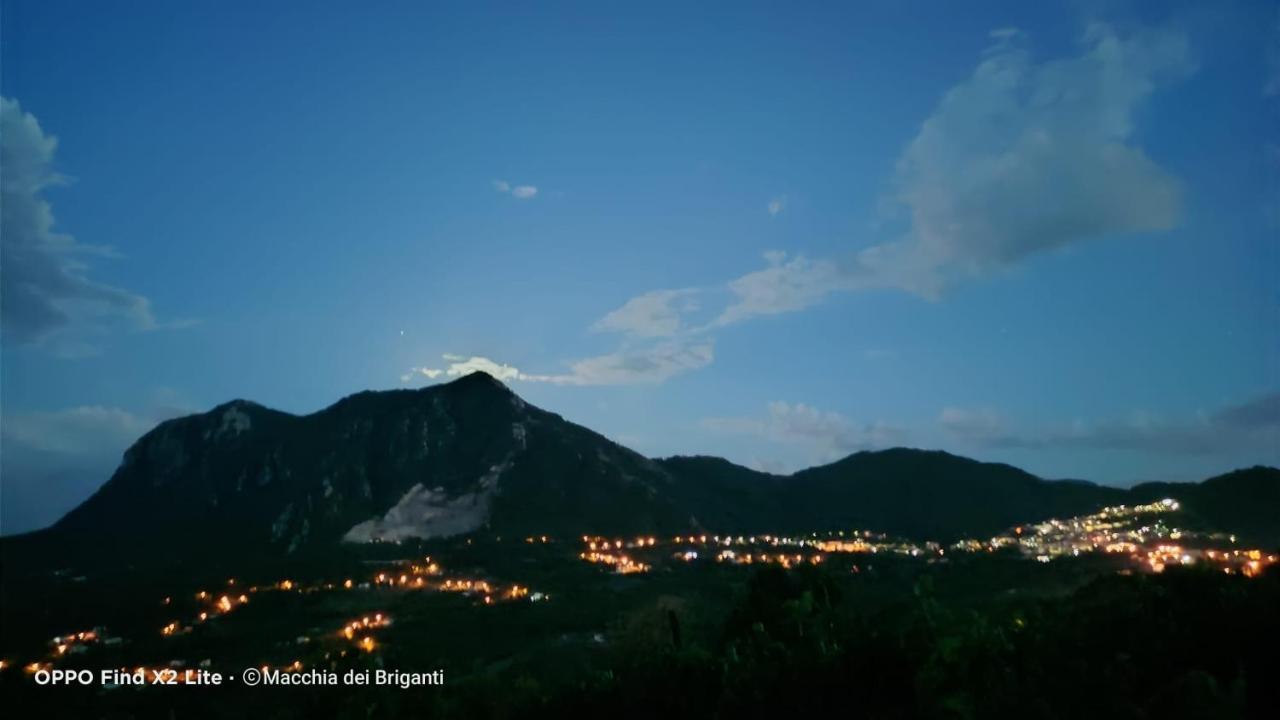 Montefalcione Agriturismo Macchia Dei Briganti - B&B מראה חיצוני תמונה